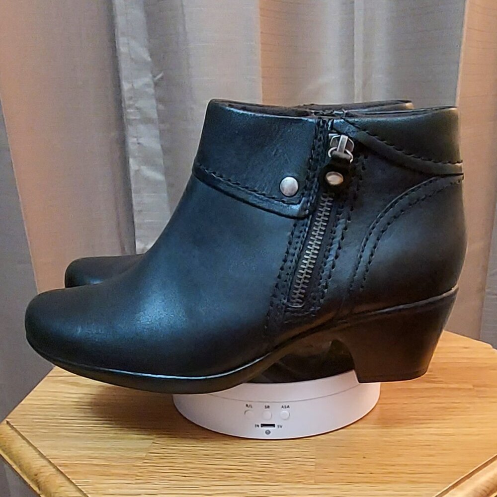 Clarks Ingalls Thames Side Zip Ankle Boots
